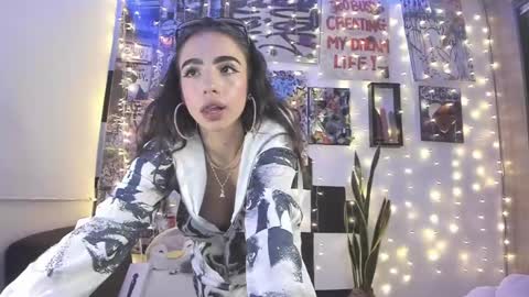 Snapshot of luna_mccoy chatting on 02.17.25 LUNA MCCOY online show from 02.17.25