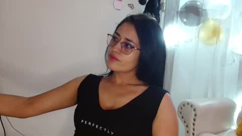 Luna Noire online show from 10.19.25