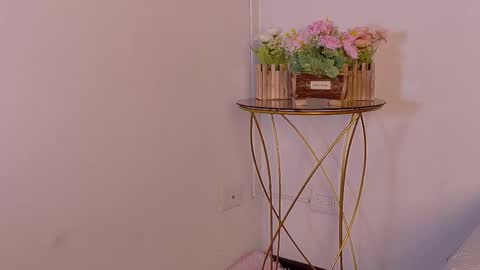 Snapshot of luna_ocampo chatting on 09.18.25 online show from 09.18.25