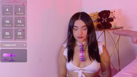 Snapshot of luna_ocampo chatting on 09.23.25 online show from 09.23.25