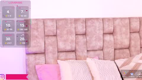 Snapshot of luna_ocampo chatting on 11.20.25 online show from 11.20.25