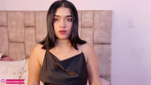 Snapshot of luna_ocampo chatting on 11.29.25 online show from 11.29.25