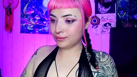 Snapshot of luna_ray420 chatting on 03.04.25 MISS LUNA  online show from 03.04.25