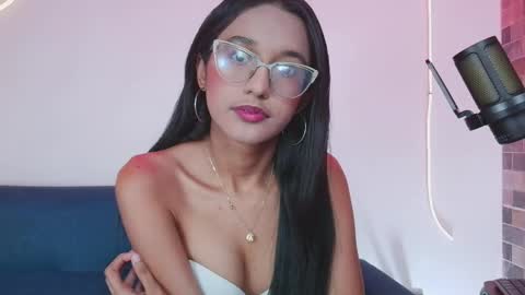 Snapshot of luna_valen chatting on 05.15.26 luna_valen online show from 05.15.26
