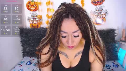 Snapshot of luna_vitihot chatting on 10.21.25 luna_vitihot online show from 10.21.25