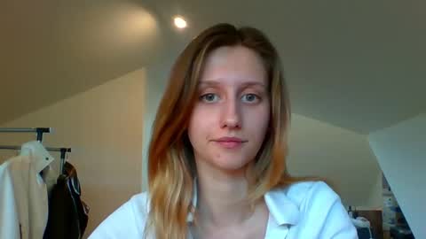 L U N A  online show from 02.14.25