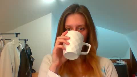 L U N A  online show from 03.12.25