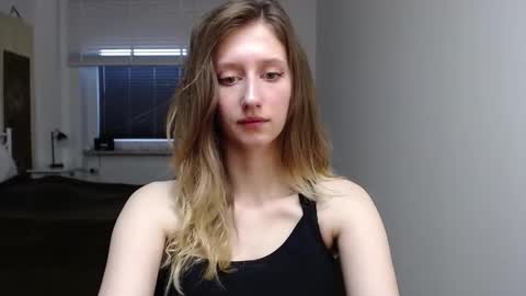 L U N A  online show from 09.22.25