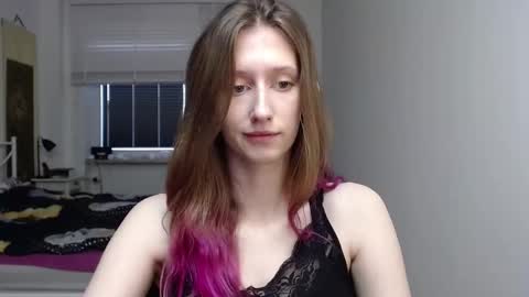 L U N A  online show from 11.12.25