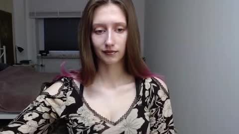 L U N A  online show from 11.28.25