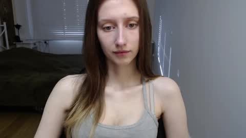 L U N A  online show from 04.22.26