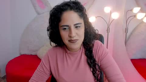 Snapshot of luna_zorath chatting on 02.18.25 Luna online show from 02.18.25