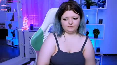 Snapshot of lunaar_ chatting on 05.26.26 Luna online show from 05.26.26