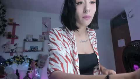 Snapshot of lunacristal_moon chatting on 12.07.24 lunacristal_moon online show from 12.07.24