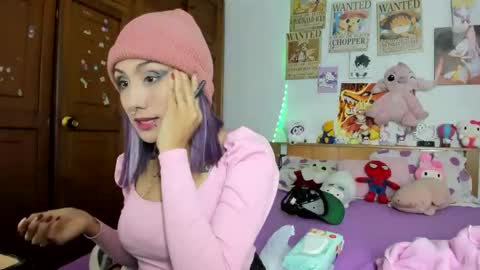Snapshot of lunacristal_moon chatting on 10.17.25 lunacristal_moon online show from 10.17.25
