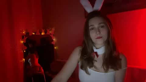 lunafeather online show from 04.03.26