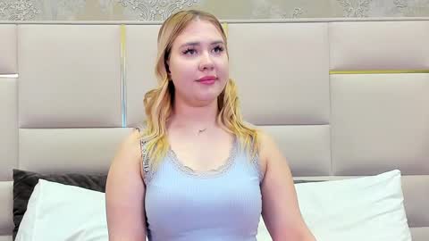 Snapshot of lunahouston chatting on 03.07.25 LunaHouston online show from 03.07.25