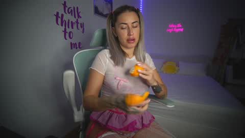 Snapshot of lunaink_ chatting on 11.30.25 Laura online show from 11.30.25