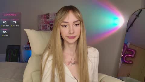 Snapshot of lunainnk chatting on 11.15.25 Luna online show from 11.15.25