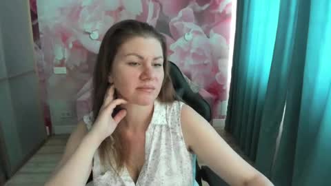 Snapshot of lunakissi chatting on 07.17.26 LunaKissi online show from 07.17.26