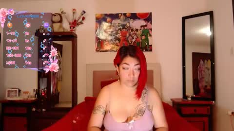 Snapshot of lunalatinacoo chatting on 01.17.25 LUNA online show from 01.17.25