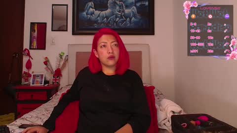 Snapshot of lunalatinacoo chatting on 09.29.25 LUNA online show from 09.29.25