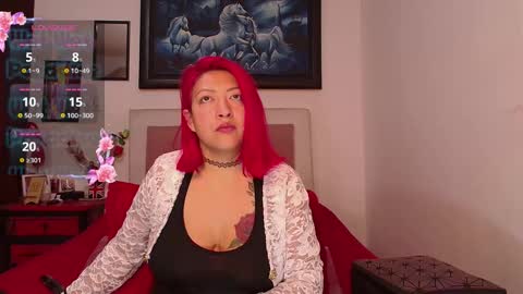 Snapshot of lunalatinacoo chatting on 10.18.25 LUNA online show from 10.18.25