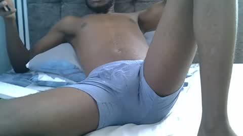 lunalove22_ online show from 11.18.25