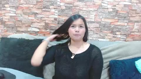 Snapshot of lunalovecs chatting on 03.04.25 Luna online show from 03.04.25