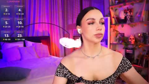 Luna  next streams Mon Fri Sat Sun 8pm-5am gmt0 online show from 11.03.25