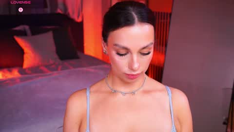 Snapshot of lunanight_ chatting on 07.11.26 Luna next streams Mon Fri Sat Sun 8pm-5am gmt0 online show from 07.11.26