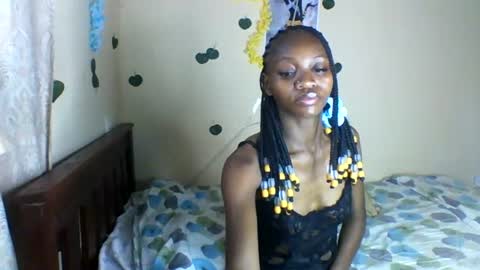 Snapshot of lunanior chatting on 07.17.26 lunanior online show from 07.17.26