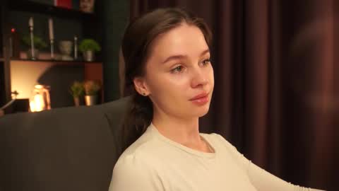 lunaolivia_ online show from 10.07.25