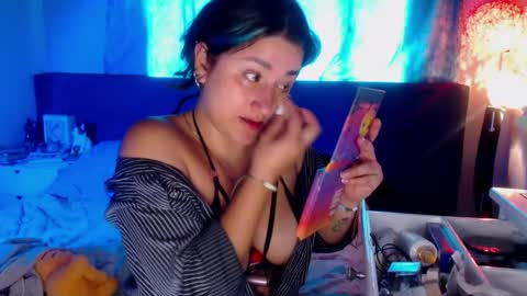 Snapshot of lunapalmer01 chatting on 05.29.26 Julieth online show from 05.29.26