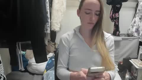 Snapshot of lunapixie2020 chatting on 12.17.24 lunapixie2020 online show from 12.17.24