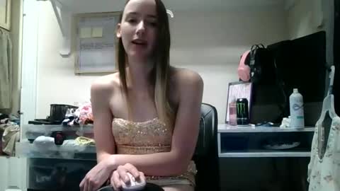 Snapshot of lunapixie2020 chatting on 02.04.25 lunapixie2020 online show from 02.04.25