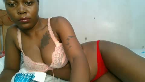 Snapshot of lunargoddess45 chatting on 11.28.25 lunargoddess45 online show from 11.28.25