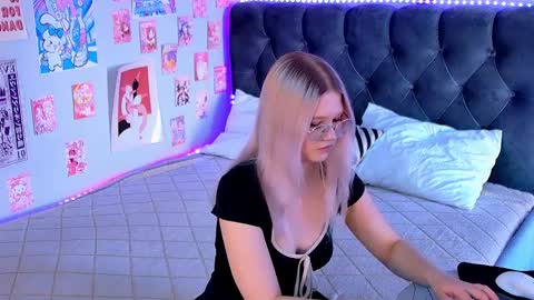 lunariafox online show from 04.06.26