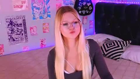 lunariafox online show from 07.25.26