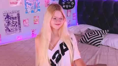 lunariafox online show from 07.28.26