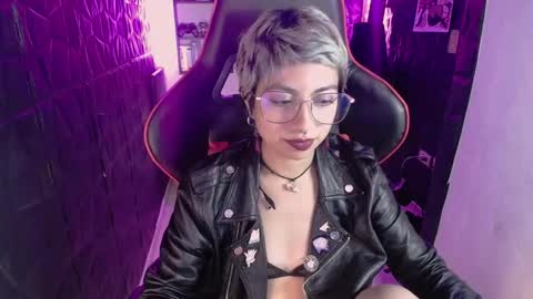 Snapshot of lunarichy chatting on 02.24.26 lunarichy online show from 02.24.26