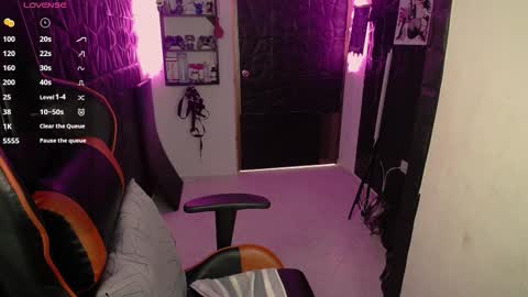 Snapshot of lunarichy chatting on 02.27.26 lunarichy online show from 02.27.26