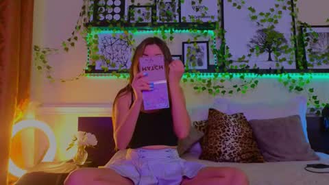 Luna Rishi online show from 01.18.25