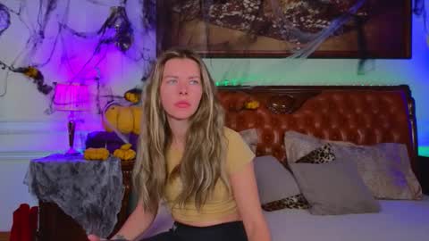 Luna Rishi online show from 11.03.25