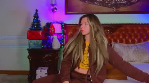 Luna Rishi online show from 12.20.25