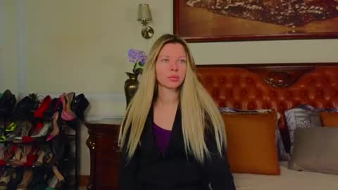 Luna Rishi online show from 02.23.26