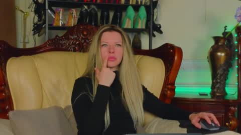 Luna Rishi online show from 03.30.26