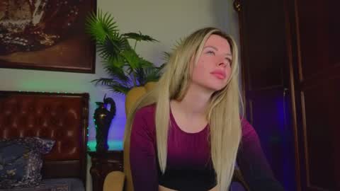 Luna Rishi online show from 04.17.26