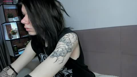 Snapshot of lunaroffset chatting on 05.05.26 Matthew online show from 05.05.26