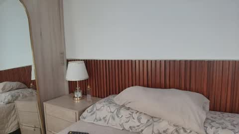 Luna Rousse online show from 04.19.26